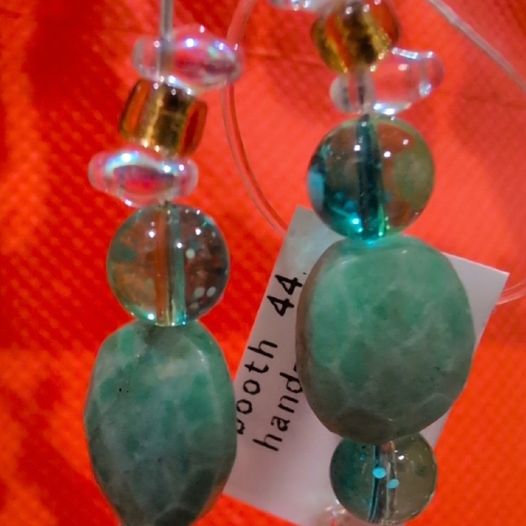 Handcrafted Green Beaded Earrings - Picture 4 of 5